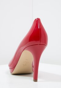 Högl Escarpins à talons hauts - red