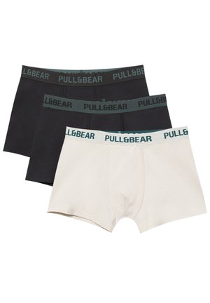 Sada troch pánskych boxeriek v čiernej, tmavosivej a bielej farbe. Každé majú mäkký pás s potlačou "PULL&BEAR" v tmavozelenej farbe.