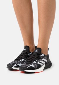x9000l3 boost sports running