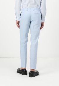 Isaac Dewhirst THE WEDDING LOOK SLIM - Κοστούμι - light blue