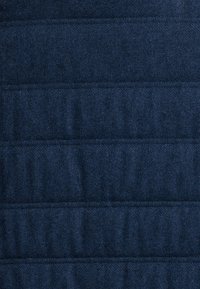 Unausgewählt, dark blue