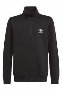 Svart sweatshirt med hög krage och fyrdelad dragkedja, tillverkad i mjukt material, har en liten vit Adidas-logotyp på vänster bröst.