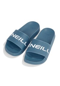 Zilas slīdvirsmas sandals, izgatavotas no strukturētas gumijas, ar platu siksniņu, uz kuras redzams baltais "O'NEILL" logo. Plakans zole un atvērtā purngala dizains.