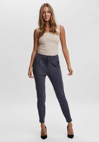 Vero Moda VMEVA STRING PANT NOOS - Tracksuit bottoms - ombre blue