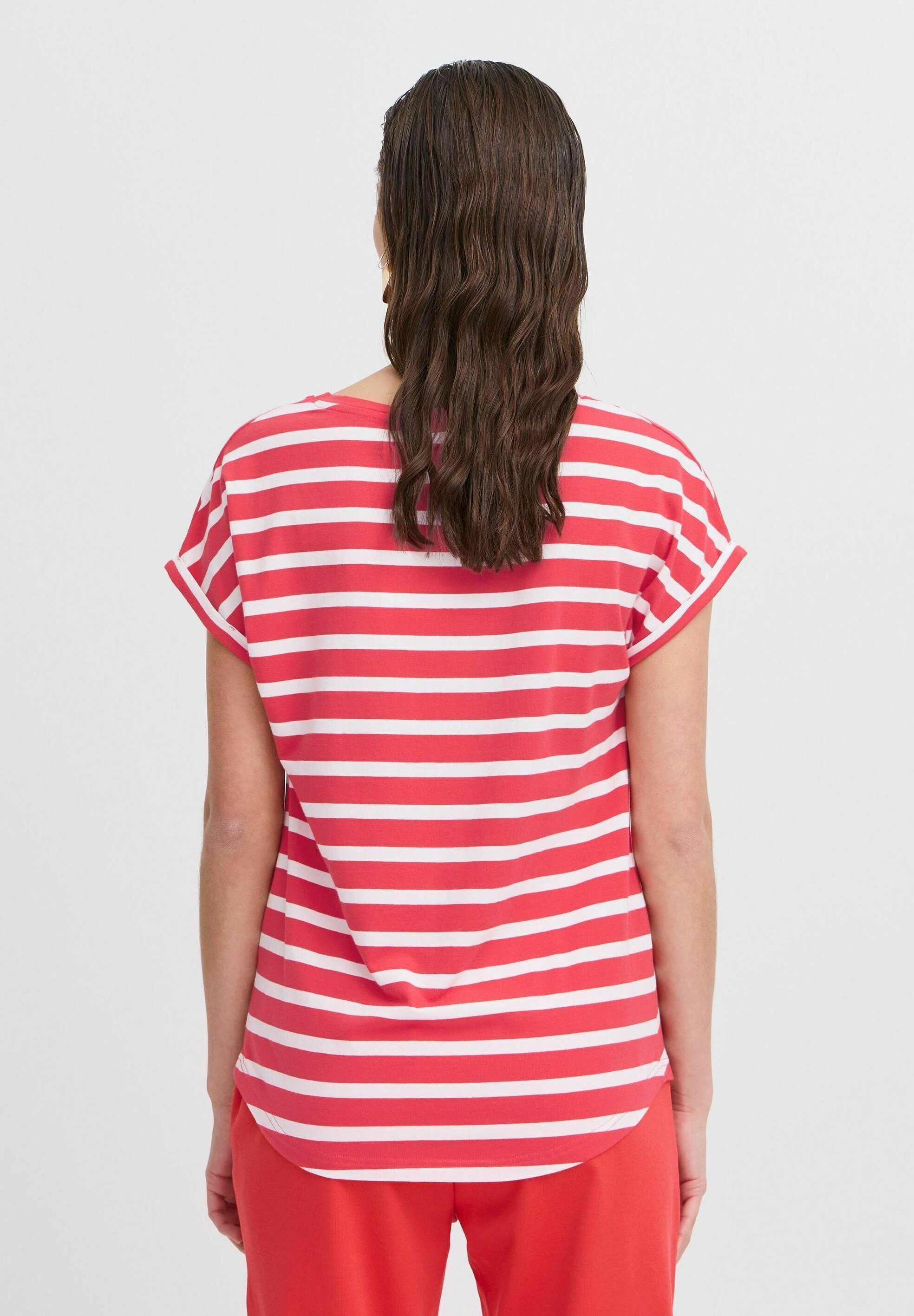 売れ筋商品|||ビーヤング Tシャツ レディース トップス BYPamila - Basic T-shirt - poinsettia 楽天市場】ビヨンセ t シャツ（レディースファッション）の通販
