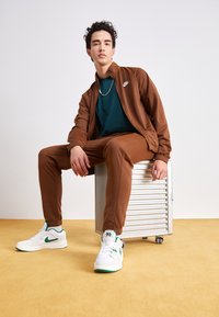 Jordan JORDAN STADIUM 90  - Športni copati - white/clover/sail/black