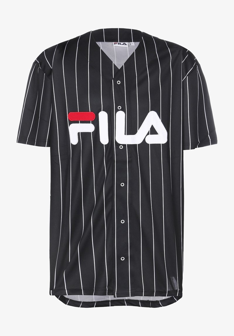 Černý baseballový dres s vertikálními bílými pruhy. Obsahuje zapínání na knoflíky vpředu, výstřih do V a velké logo FILA v bílé a červené barvě na hrudi.