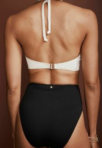 Mint Velvet TUMMY CONTROL BACK SPLIT REGULAR FIT - Fürdőruha - black white