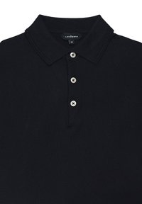 Czarna koszulka polo wykonana z teksturowanej tkaniny, z klasycznym kołnierzykiem, trzema guzikami oraz kontrastującymi guzikami. Rozmiar M.