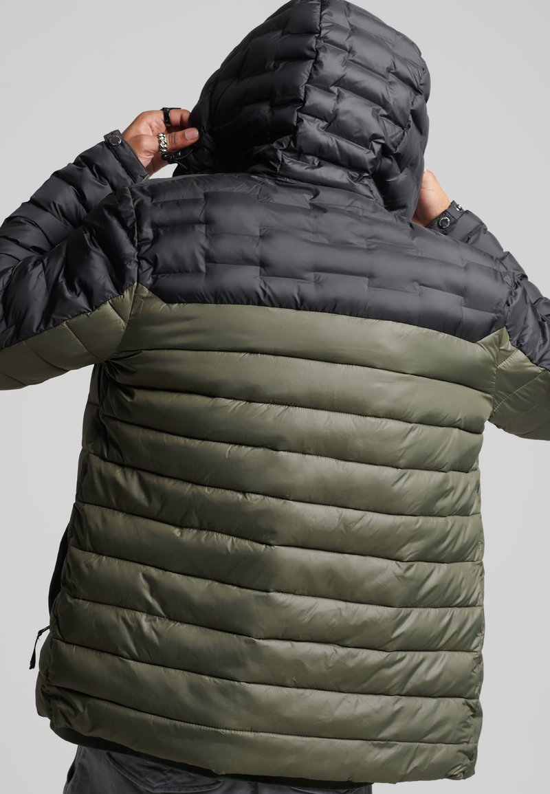 Herren Trenchcoats | Superdry Wintermantel dark moss/grün - AO50657 Herren Trenchcoats | Superdry Wintermantel dark moss/grün - AO50657
