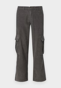 Šedé corduroy cargo kalhoty s volným střihem, vybavené dvěma bočními kapsami, zapínáním na knoflík a texturovanými vertikálními pruhy.
