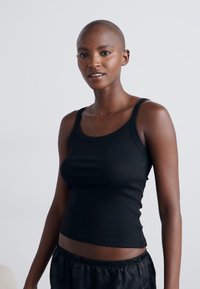 Lindex Pyjamapaita - black