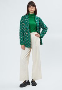INFLUENCER HIGH-NECK BASIC - Strickpullover - green