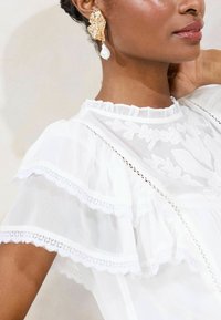 Lipsy Bluse - white