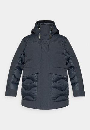 Puhani tamnosivi džepovi s kapuljačom, s džepovima na patentni zatvarač, teksturiranim rukavima i podesivom vrpcom za stezanje oko vrata.