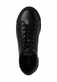 Svarta läder låga sneakers med rund tå, platta snören, texturerade sidopaneler och gummisula. Har subtil branding på tungan.