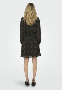 ONLY ONLCERA 3/4 SHORT WVN - Marškininė suknelė - black