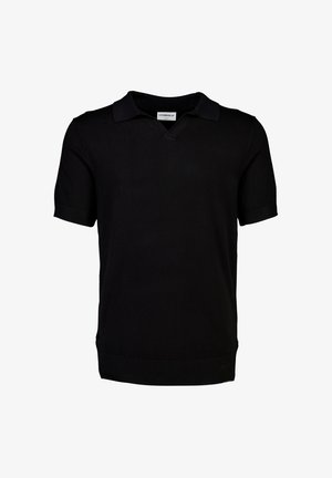 Polo shirt nera con maniche corte, realizzata in tessuto a maglia morbido. Presenta un colletto classico e un orlo aderente. Design semplice e monocolore.
