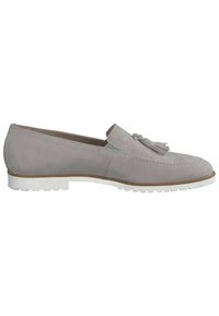 Mocassino in suede grigio chiaro con accentuazione a nappina, dettagli cuciti e suola in gomma bianca. Design a profilo basso con punta arrotondata.