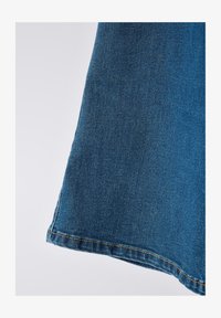 Unausgewählt, mid blue