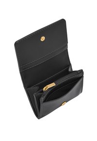 Schwarze Lederbörse mit einem Druckknopfverschluss, Innenkartenfächern und einem Reißverschlussfach; klassisches Design mit goldenen Akzenten.
