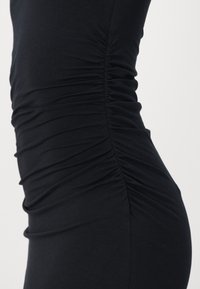 Abercrombie & Fitch PALOMA DRESS - Dzsörzéruha - black beauty