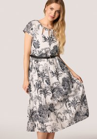 QUIOSQUE - Day dress - white Thumbnail Image 1