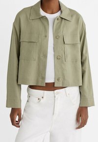 Stradivarius Kevyt takki - khaki