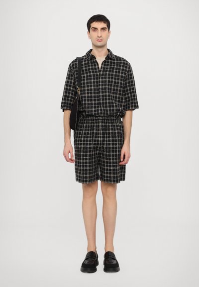 Henrik Vibskov WAYBILL UNISEX - Shorts - black