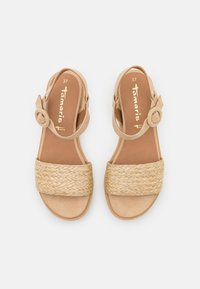 Tamaris Sandály na platformě - beige