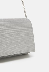 Mascara Geantă plic - silver coloured