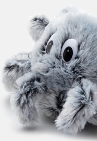 Plush grå blekksprut leketøy med myk pels, store runde øyne og åtte teksturerte armer, med en fluffy tekstur og liten fargevariasjon.