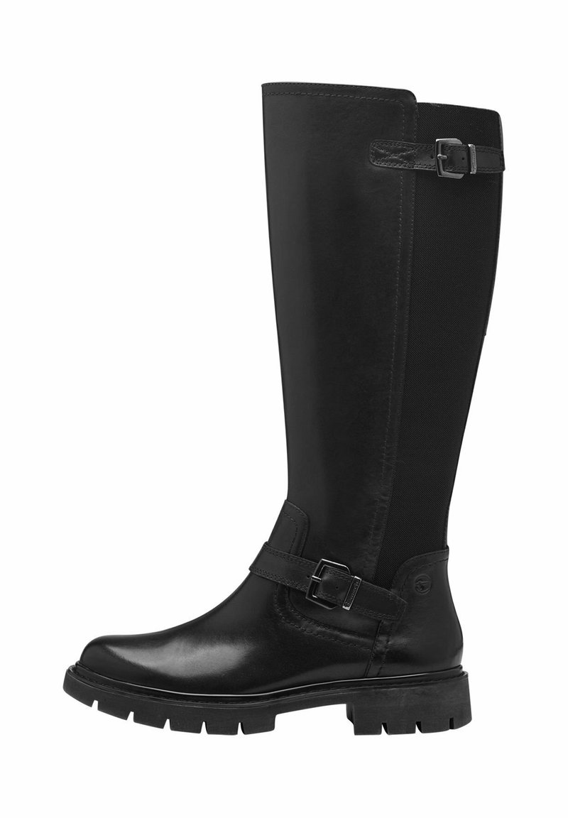 Botas de cuero negro hasta la rodilla con acabado mate, que cuentan con una correa con hebilla, suela de goma y panel de tela en la parte trasera para mayor flexibilidad.