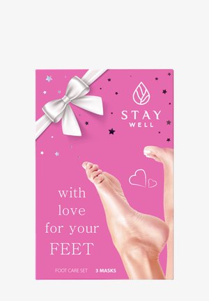 Rosa fotpleiesett emballasje med hvit sløyfe, to illustrasjoner av føtter, og tekst: "Ta vare på deg selv med kjærlighet til føttene dine, 3 masker."
