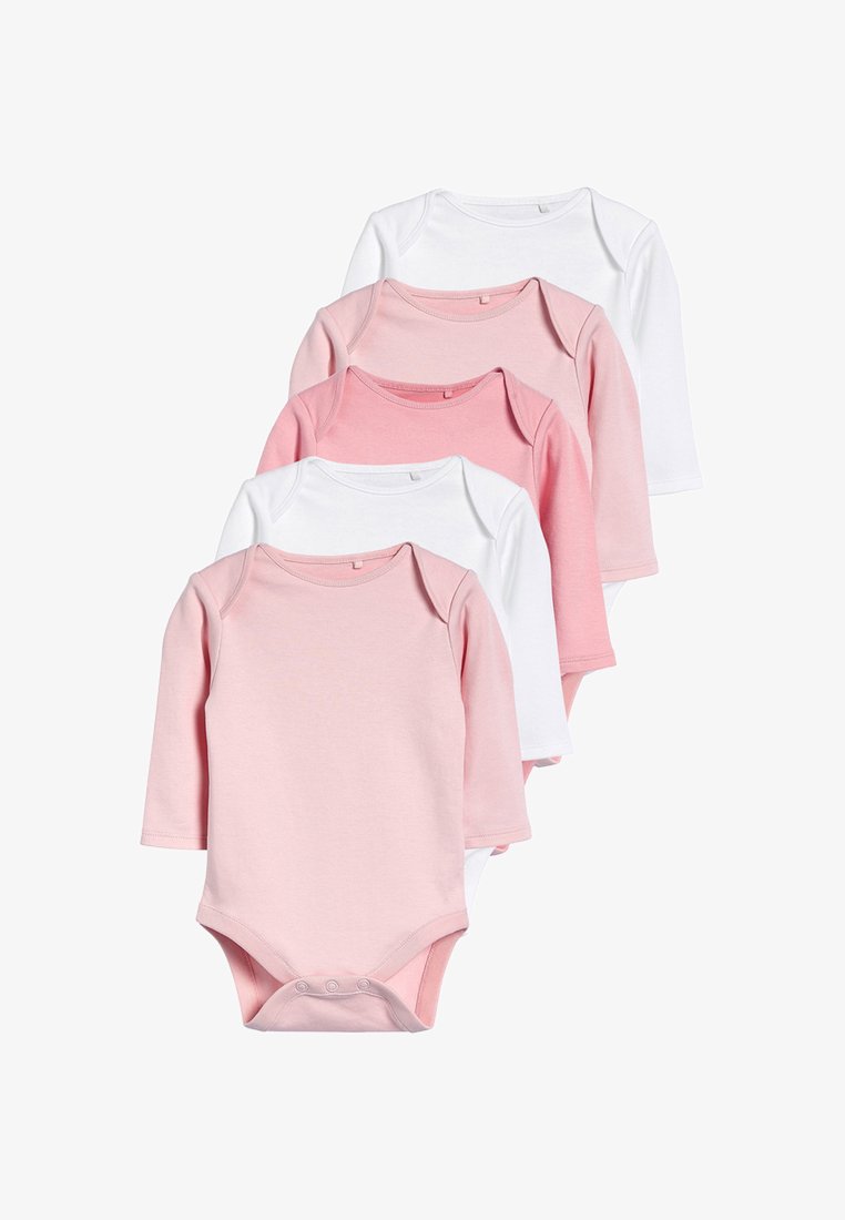 Cinq bodies bébé à manches longues de couleurs rose et blanc alternées, disposés en pile décalée.