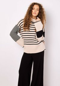 Apricot - Sweter