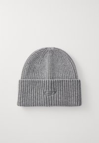 Berretto in maglia grigia con una trama a costine e un risvolto. Presenta un logo sottile ricamato in grigio scuro sulla parte anteriore.