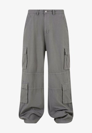 Gray cargo pants made of lightweight fabric, featuring two side pockets, two cargo pockets, and an elasticized hem for a relaxed fit.