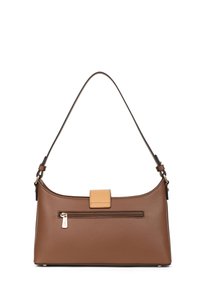 Borsa a tracolla in pelle marrone con una texture liscia, design strutturato, tracolla regolabile, tasca con zip sul davanti e una linguetta di chiusura di un tan a contrasto.