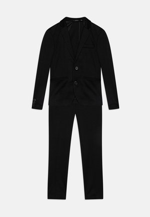 Black suit featuring a single-breasted blazer with two buttons, notch lapels, and flat-front trousers, made from smooth fabric.