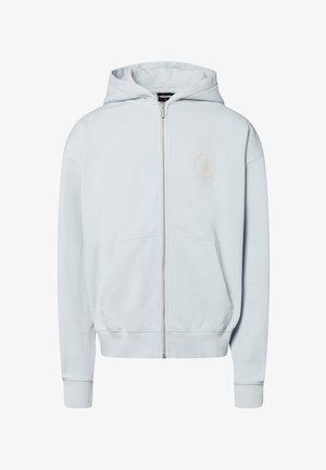 Felpa leggera blu chiaro con zip, realizzata in un tessuto morbido, caratterizzata da una tasca frontale a marsupio, polsini a costine e un logo discreto sul petto.