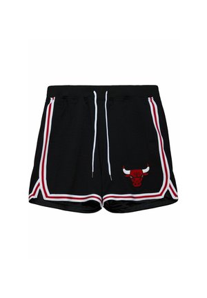 Schwarze Sportshorts mit weißem und rotem Besatz, weißen Kordeln und einem roten Stier-Logo am rechten Bein.