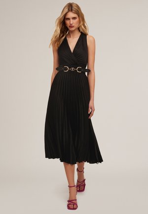 Motivi MIDI PLISSÉ CON CUT-OUT POSTERIORE - Vestido de cóctel - nero