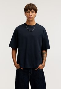 PULL&BEAR BOXY FIT  - Jednoduché tričko - dark blue
