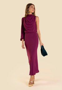 THE-ARE ASIMÉTRICA - Blusa - purple