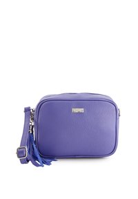 Lila Leder Crossbody-Tasche mit strukturierter Oberfläche, Reißverschluss, verstellbarem Tragegurt und dekorativen Quasten an der Seite.