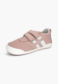 Baskets roses pour enfants avec semelle blanche, deux bandes velcro et bandes latérales blanches. Le nom de la marque "Blanditos" est visible sur le côté.