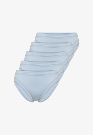 Lysblå bikini-trusser med en glat tekstur og et lavtaljet design, der har et enkelt elastisk taljebånd og minimal syning.