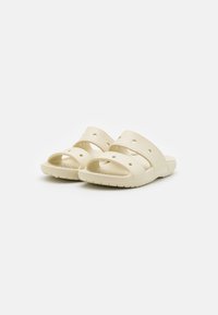 Crocs CLASSIC UNISEX - Šľapky - beige