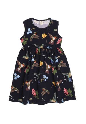 Ärmelloses Baumwollkleid mit marineblauem Hintergrund, verziert mit einem bunten Kolibri- und Blumenmuster, gerafftem Taillenbereich und runder Halslinie.